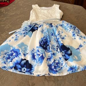 Used girls dress size 7